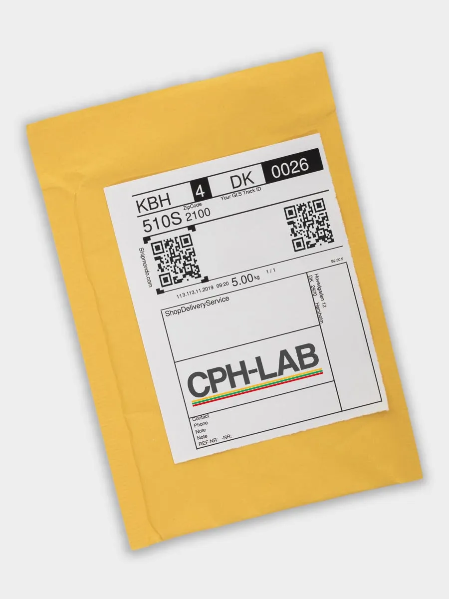 En kuvert med CPH-LAB-label og ordrenummer